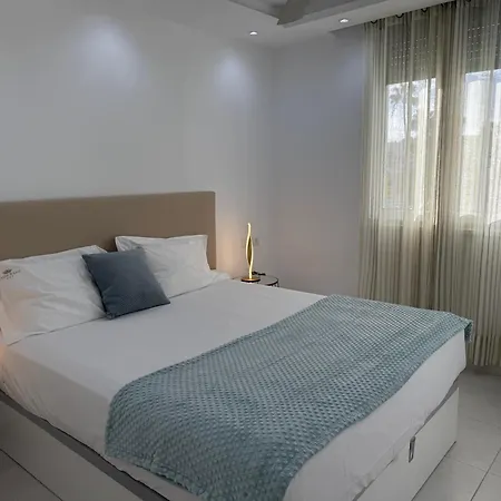 Optimist Playa De Americas Appartement